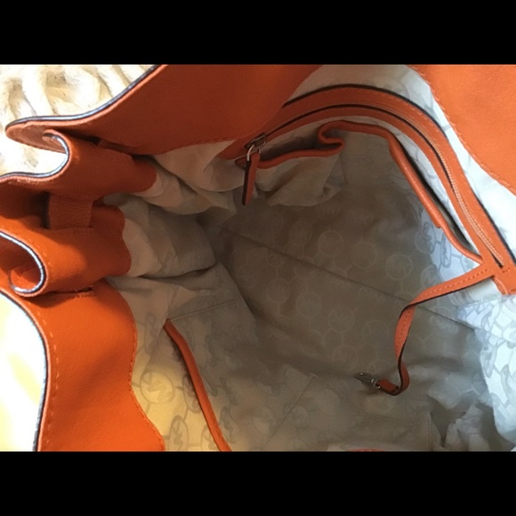 SOLD!Michael Kors- Hamilton Bag - Picture 8 of 8